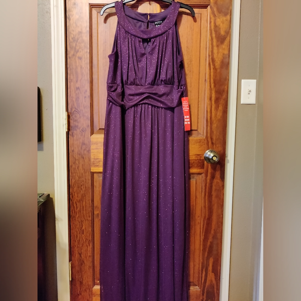 Elegant Purple Sleeveless Gown